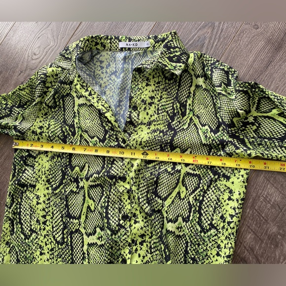 ASOS Na-kd neon green snakeskin print long sleeve button up blouse - Picture 8 of 8